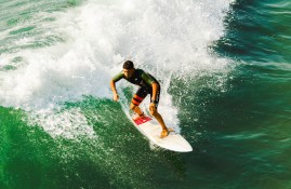 IM电竞欧洲杯-莎拉波娃遭遇十连败，皇家马德里教练面临压力！